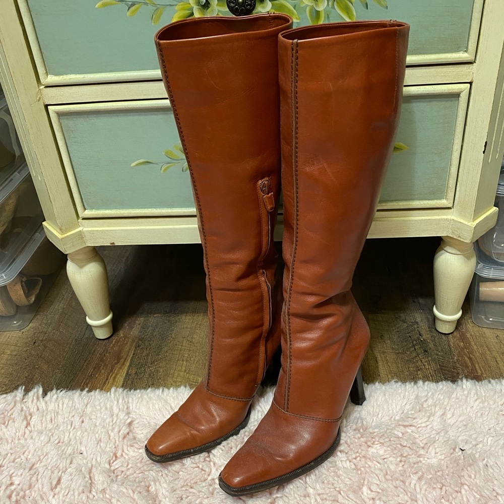 Gorgeous Tod’s Knee Boot GUC 6.5 36.5